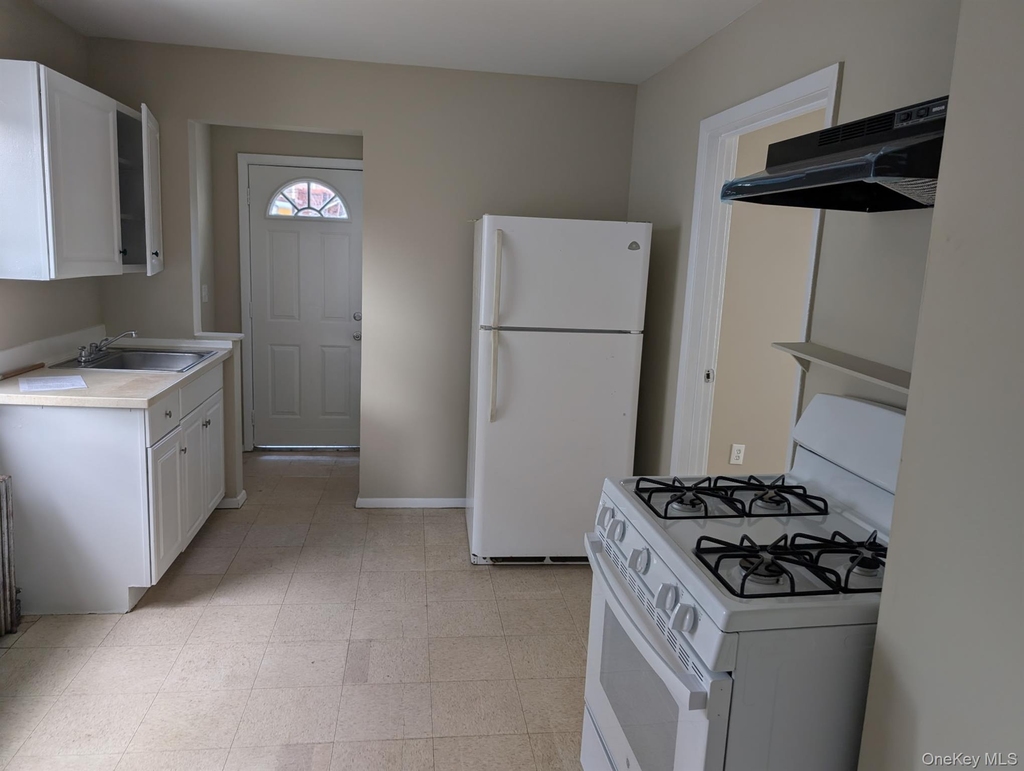 136 Duffy Avenue - Photo 1