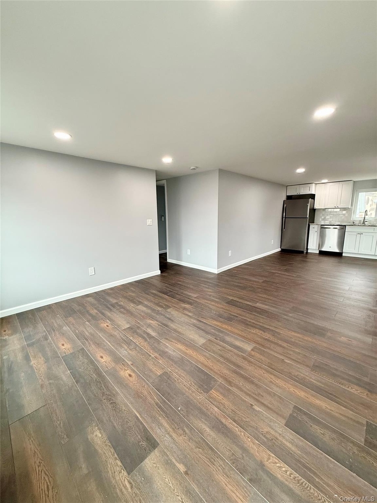 19 Lee Avenue - Photo 3