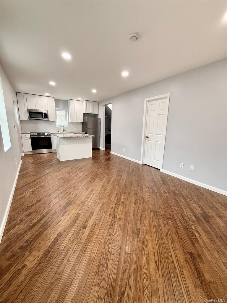 19 Lee Avenue - Photo 2