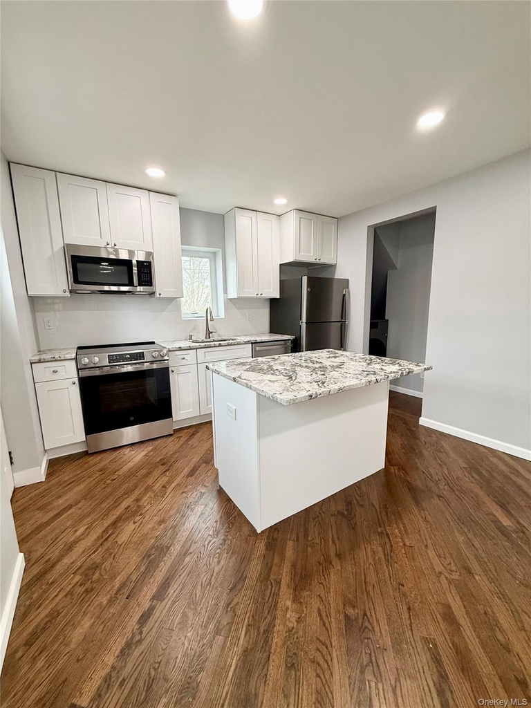 19 Lee Avenue - Photo 1