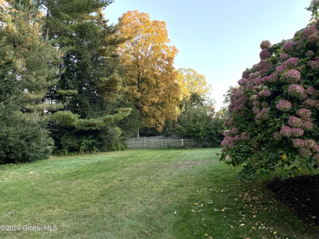 12 Lakewood Drive - Photo 17