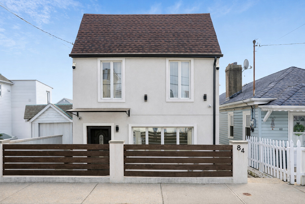 84 Gotham Avenue - Photo 12