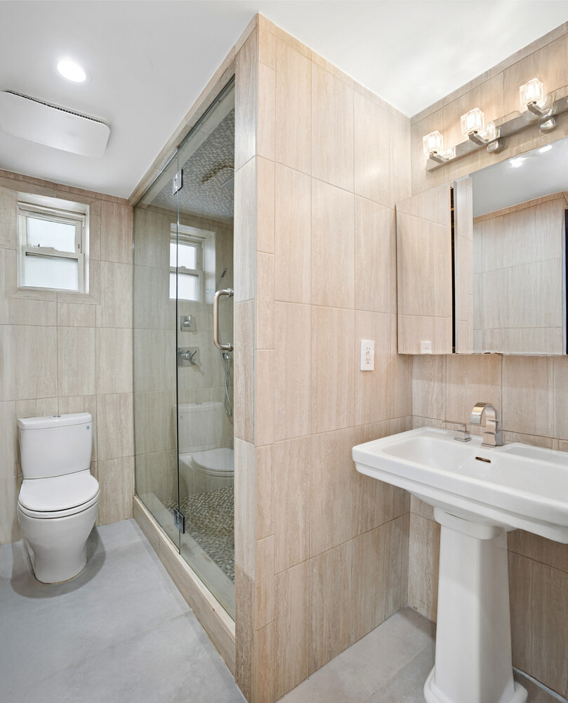 84 Gotham Avenue - Photo 10