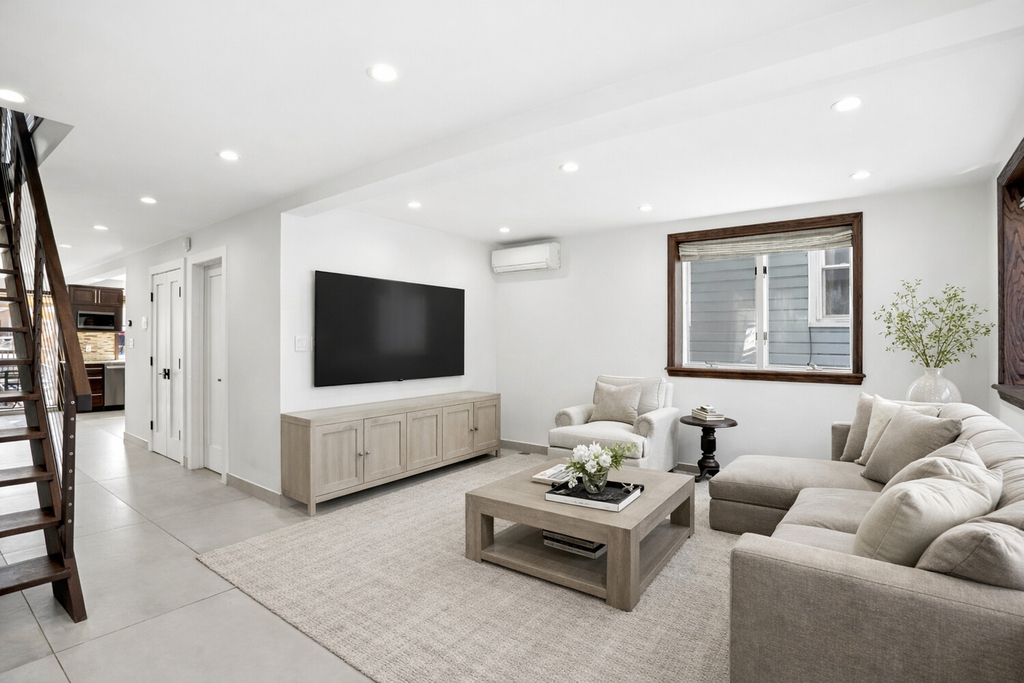 84 Gotham Avenue - Photo 4
