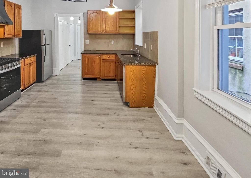 637 N 32nd Street - Photo 7