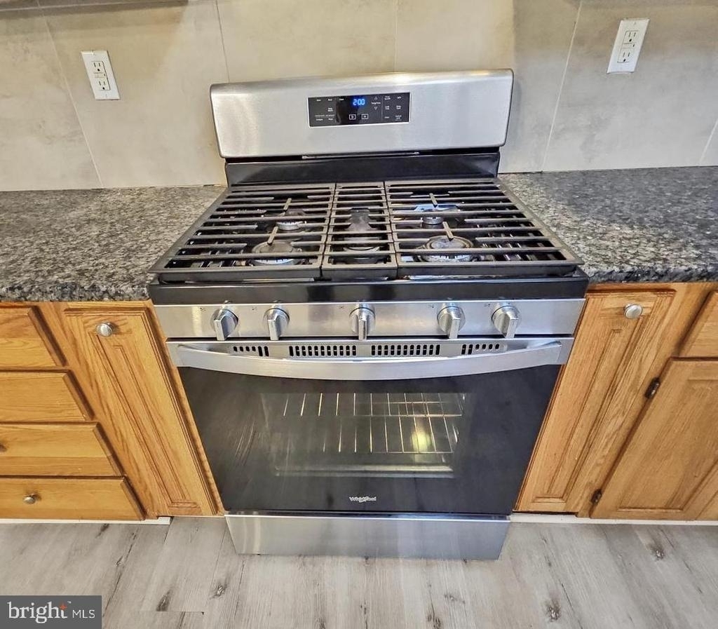 637 N 32nd Street - Photo 9
