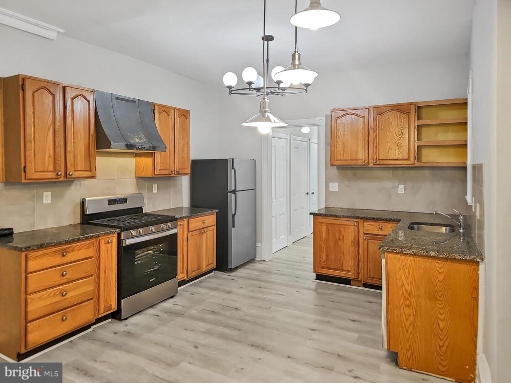 637 N 32nd Street - Photo 6