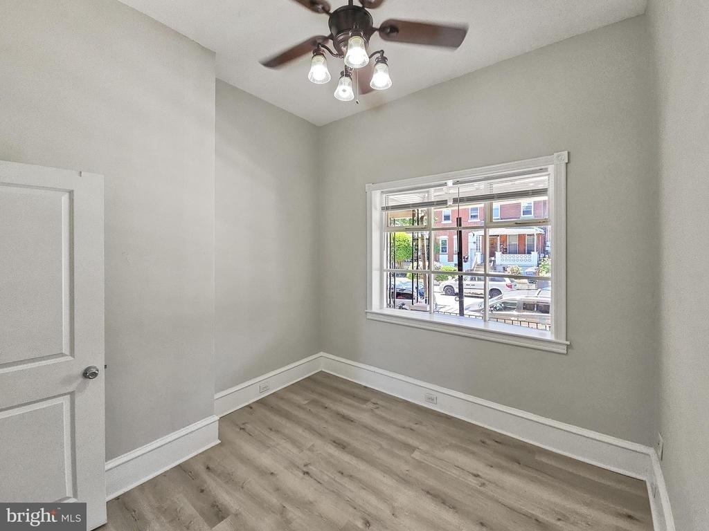 637 N 32nd Street - Photo 24
