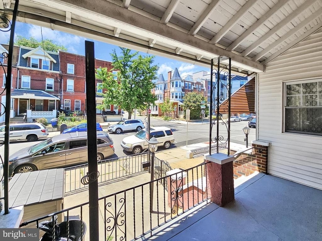 637 N 32nd Street - Photo 3