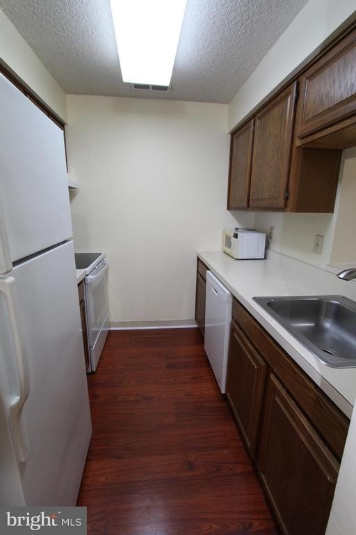 5012 Ravens Crest Dr - Photo 8