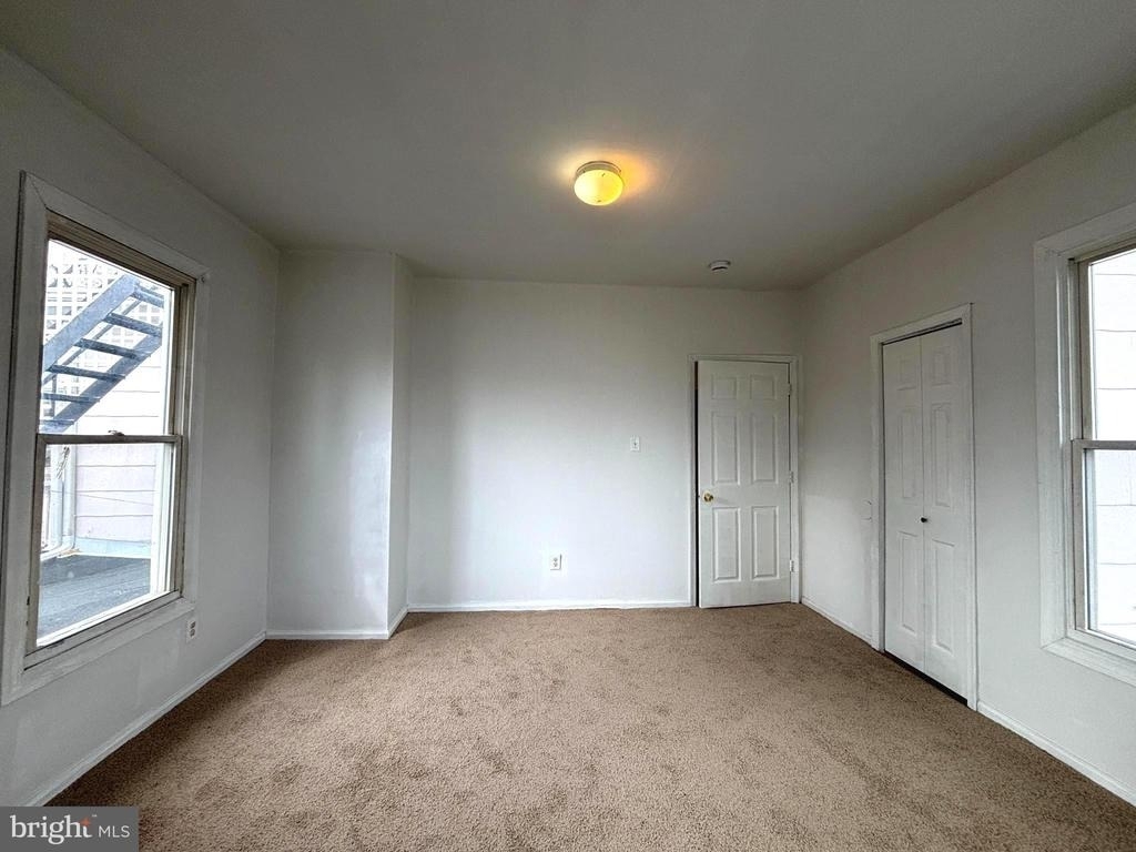 49 Hopkins Street - Photo 7
