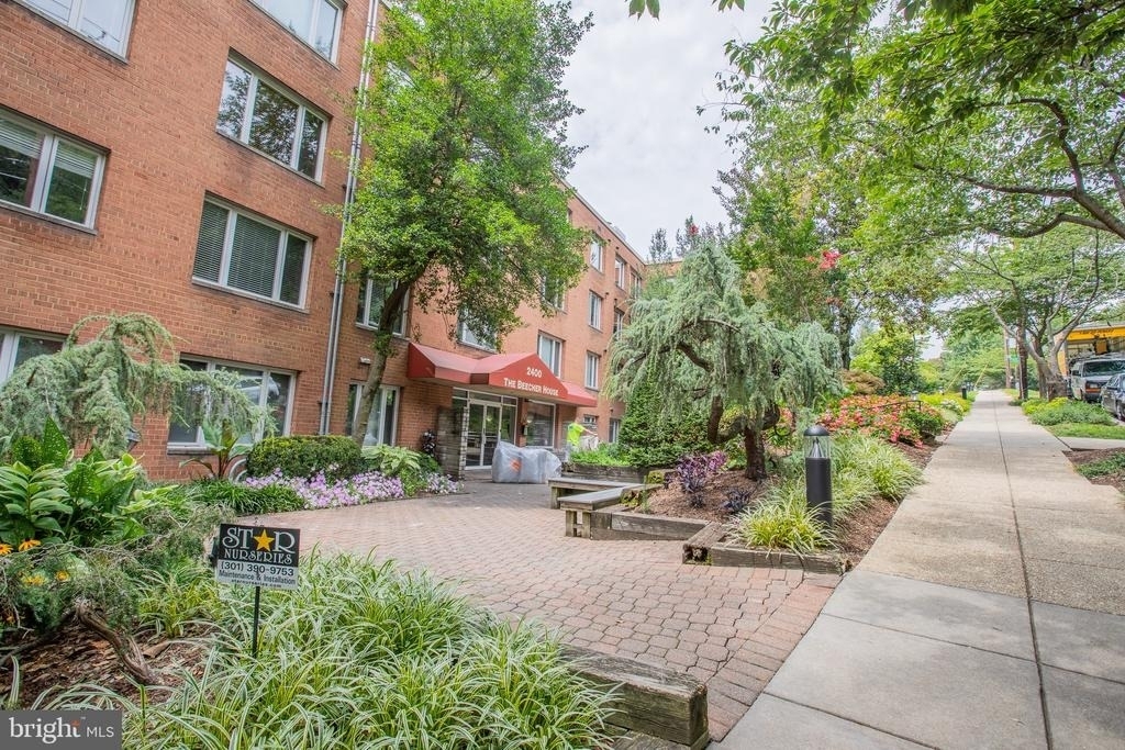 2400 41st Street Nw - Photo 1