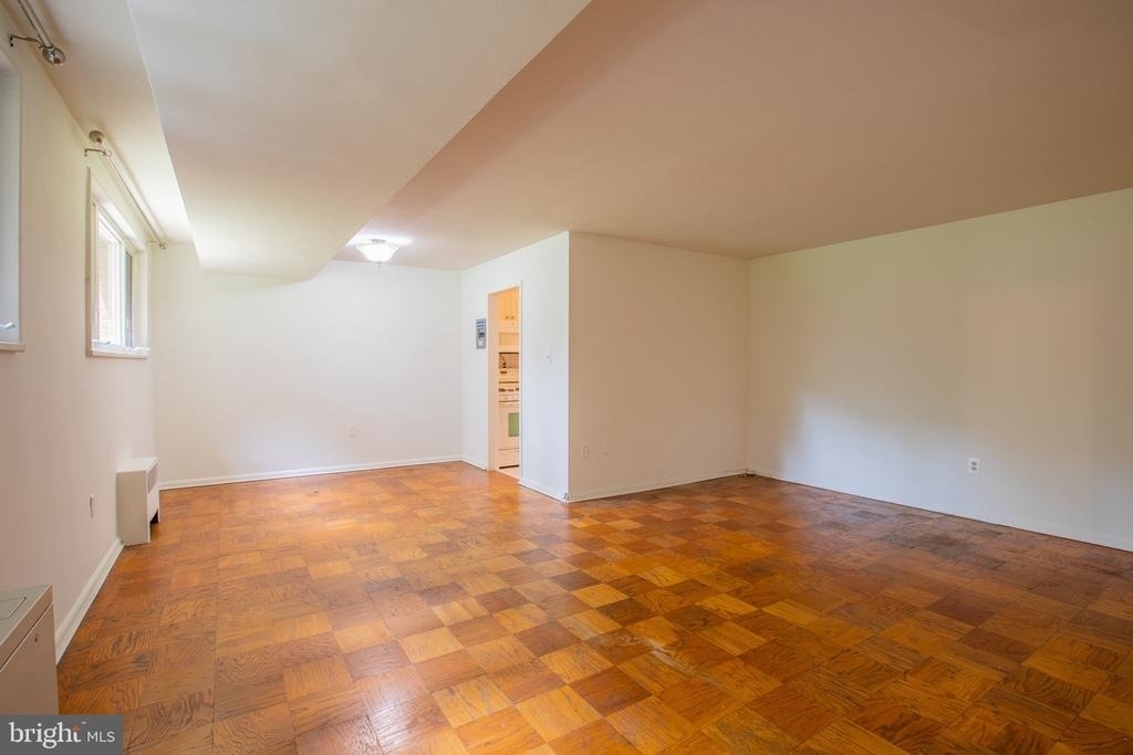 2400 41st Street Nw - Photo 8