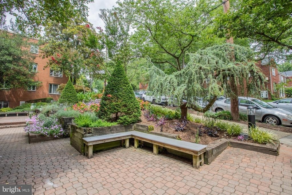 2400 41st Street Nw - Photo 2