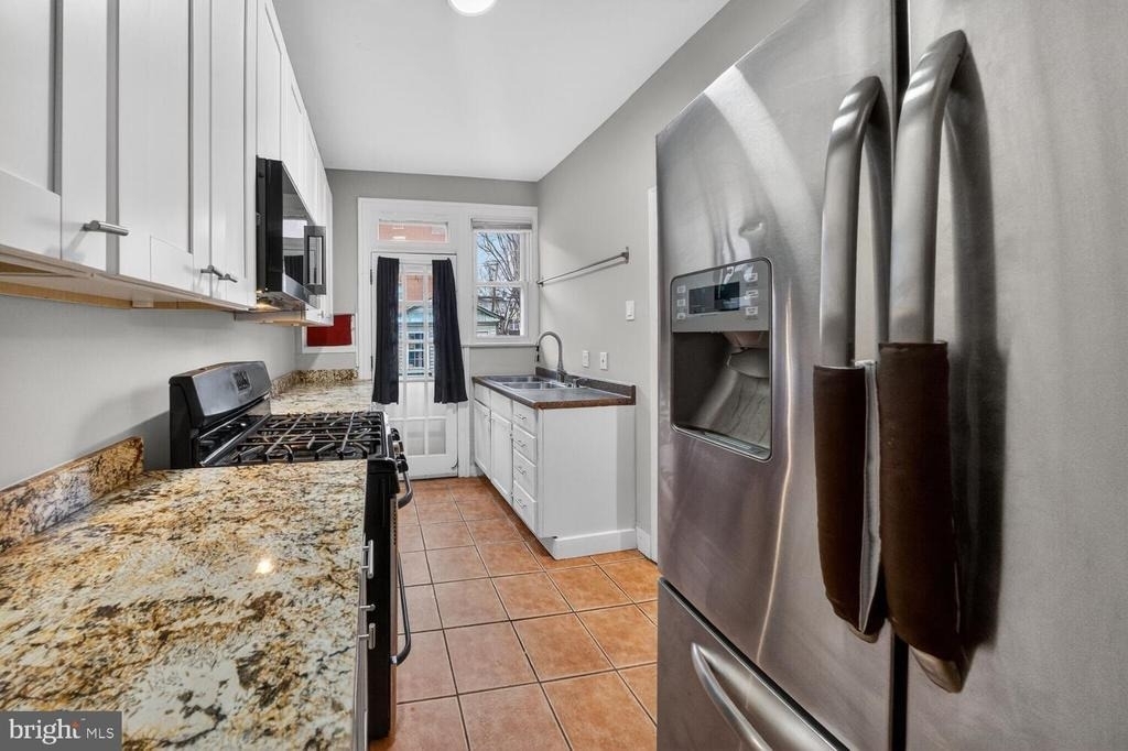 1353 Kennedy Street Nw - Photo 7