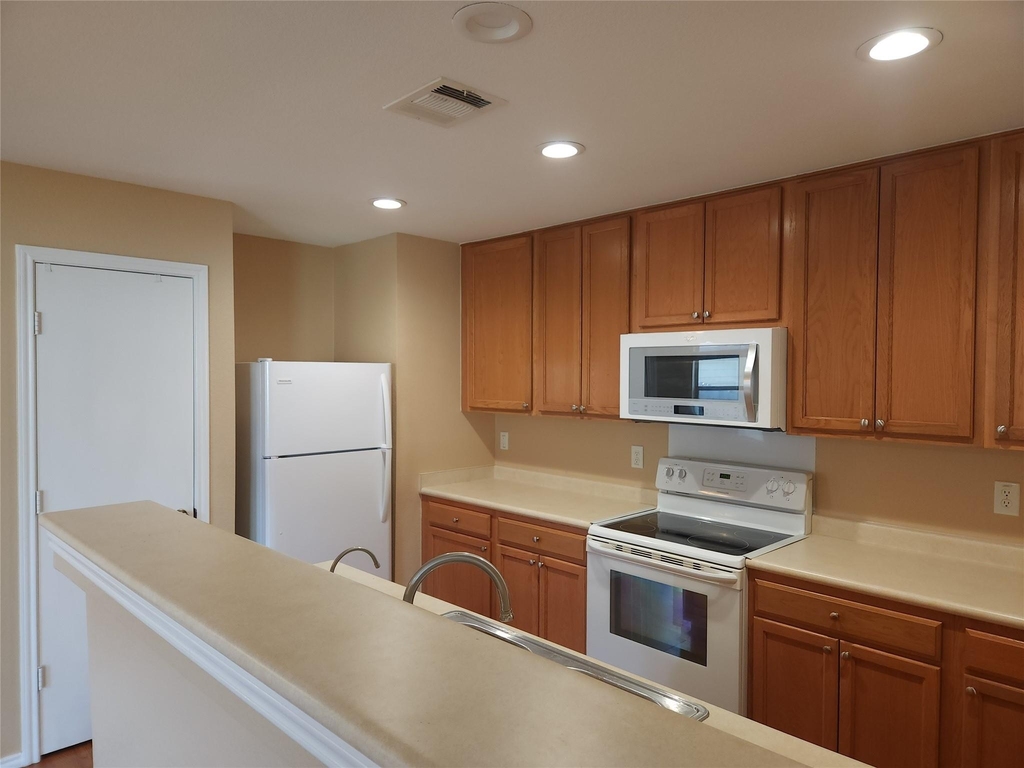 273 Tower Dr - Photo 1