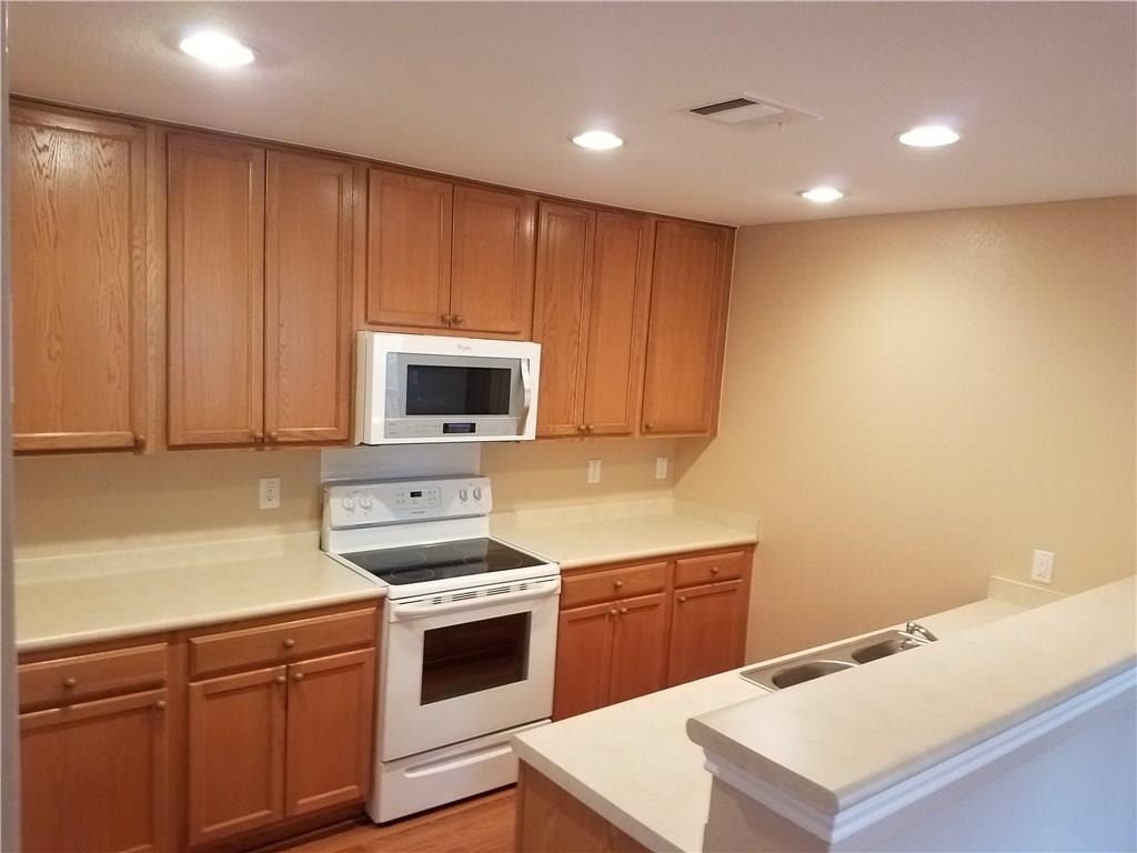 273 Tower Dr - Photo 2