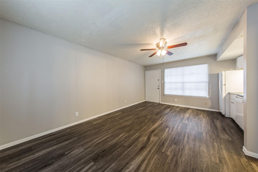 3101 Tom Green St - Photo 2