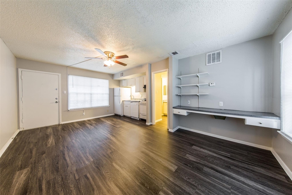 3101 Tom Green St - Photo 4