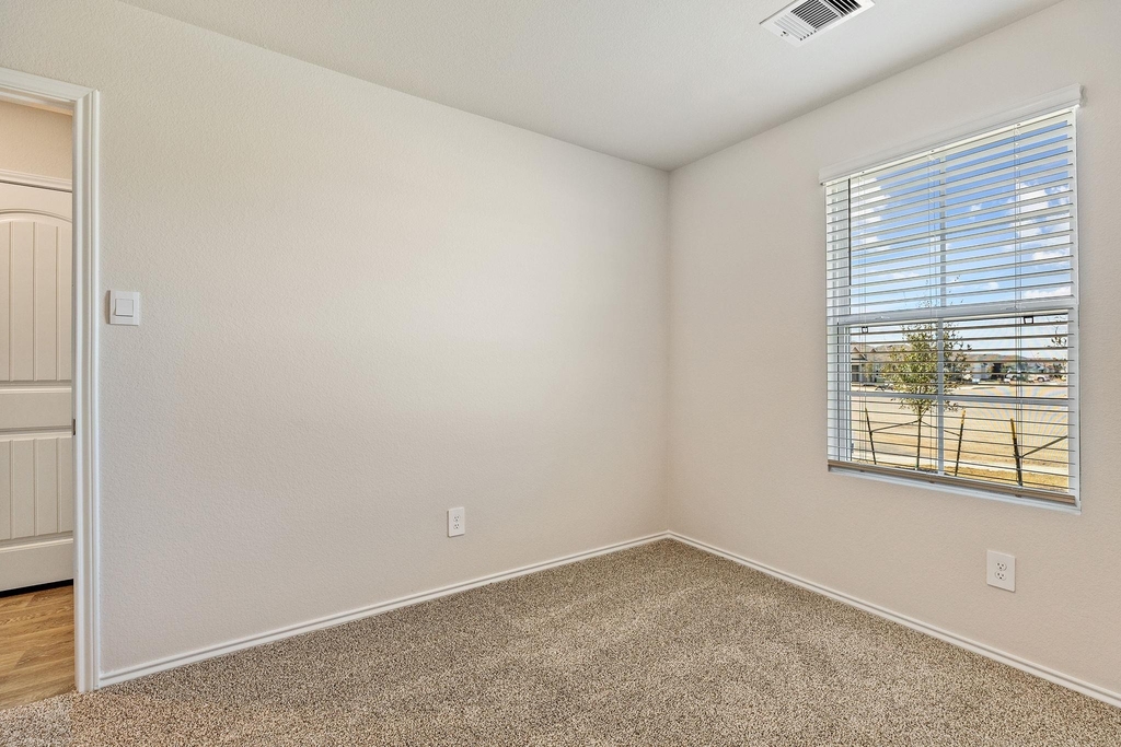 1702 Miller Ter - Photo 11