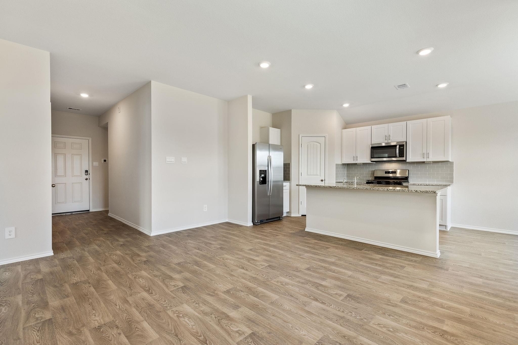 1702 Miller Ter - Photo 3