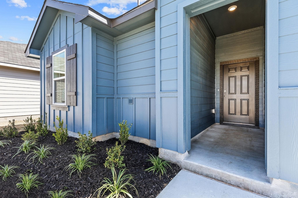 1702 Miller Ter - Photo 1