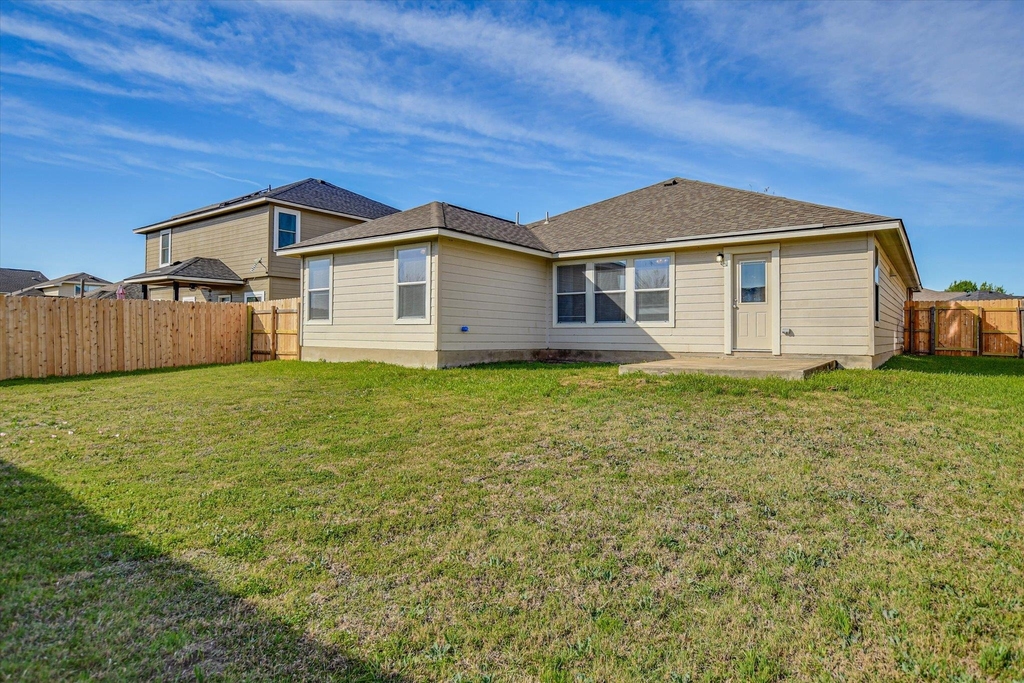 401 Bandara Woods Blvd - Photo 24