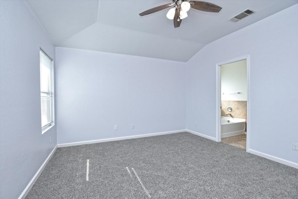 401 Bandara Woods Blvd - Photo 16