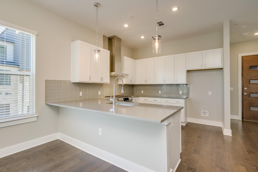 4325 Jackson Ave - Photo 8
