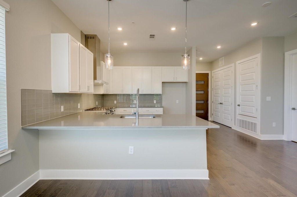 4325 Jackson Ave - Photo 13