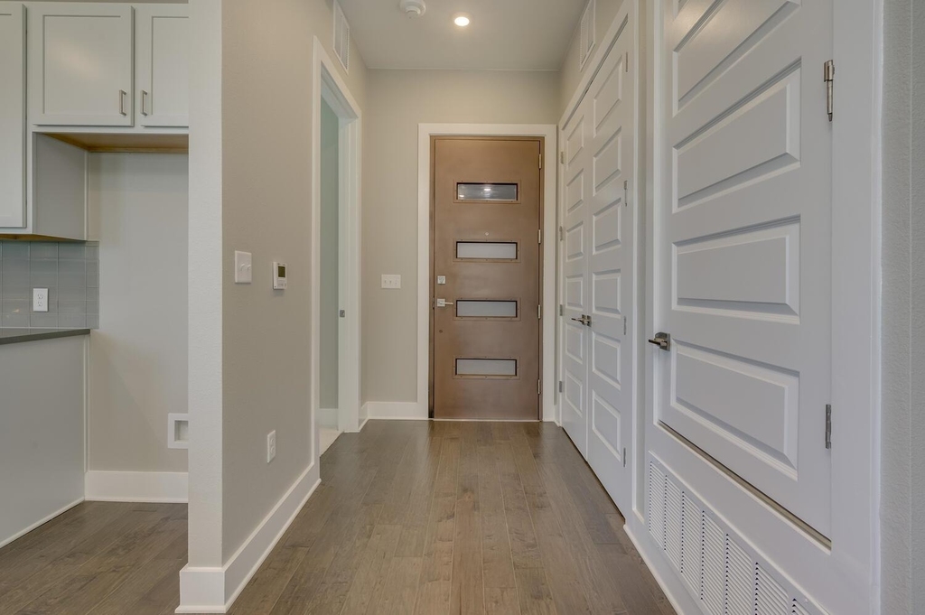 4325 Jackson Ave - Photo 4