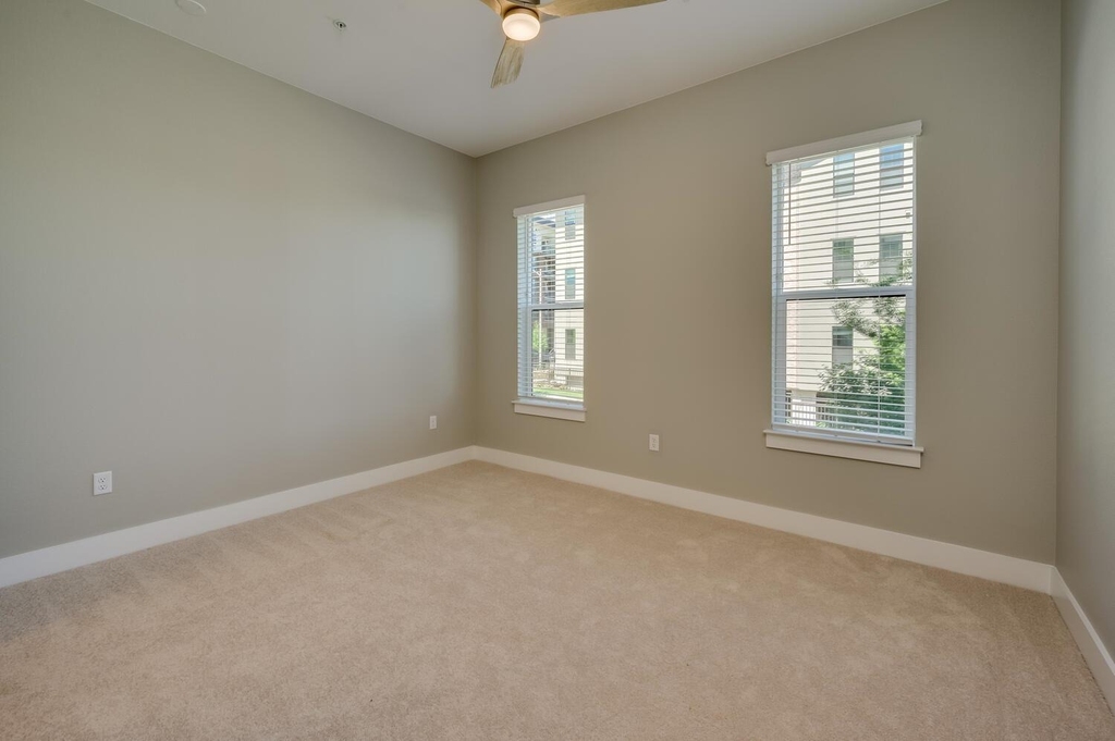 4325 Jackson Ave - Photo 14