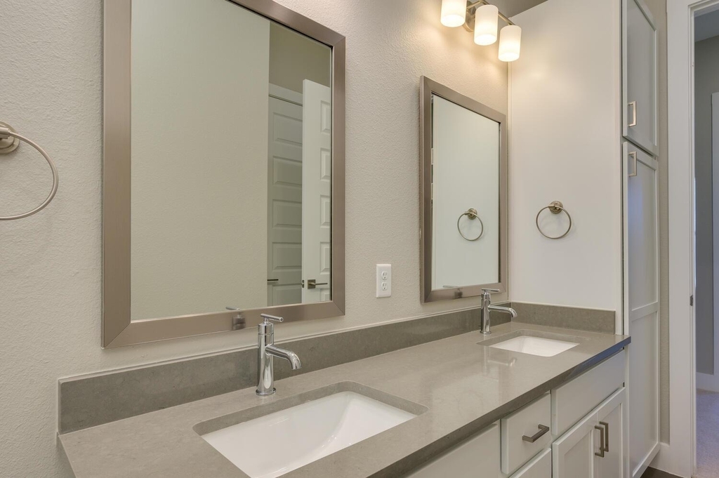 4325 Jackson Ave - Photo 19
