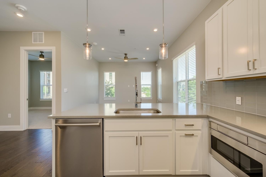 4325 Jackson Ave - Photo 7