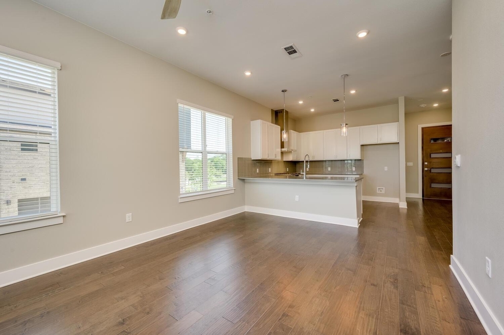 4325 Jackson Ave - Photo 11