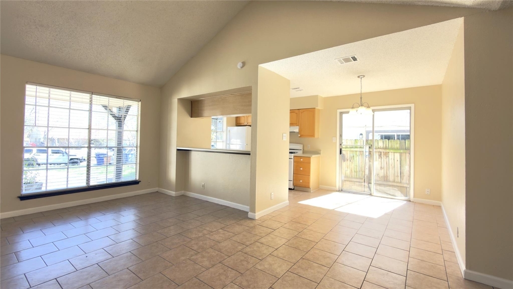 10708 Lanshire Dr - Photo 0