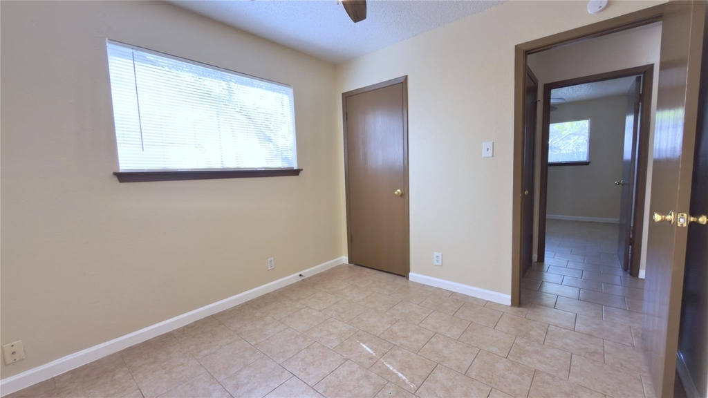 10708 Lanshire Dr - Photo 5