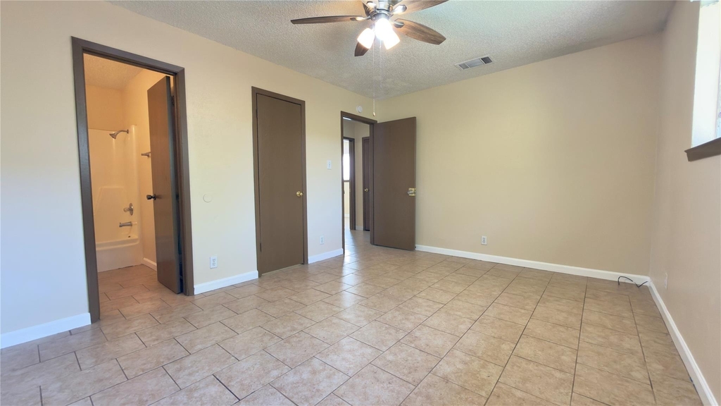 10708 Lanshire Dr - Photo 10