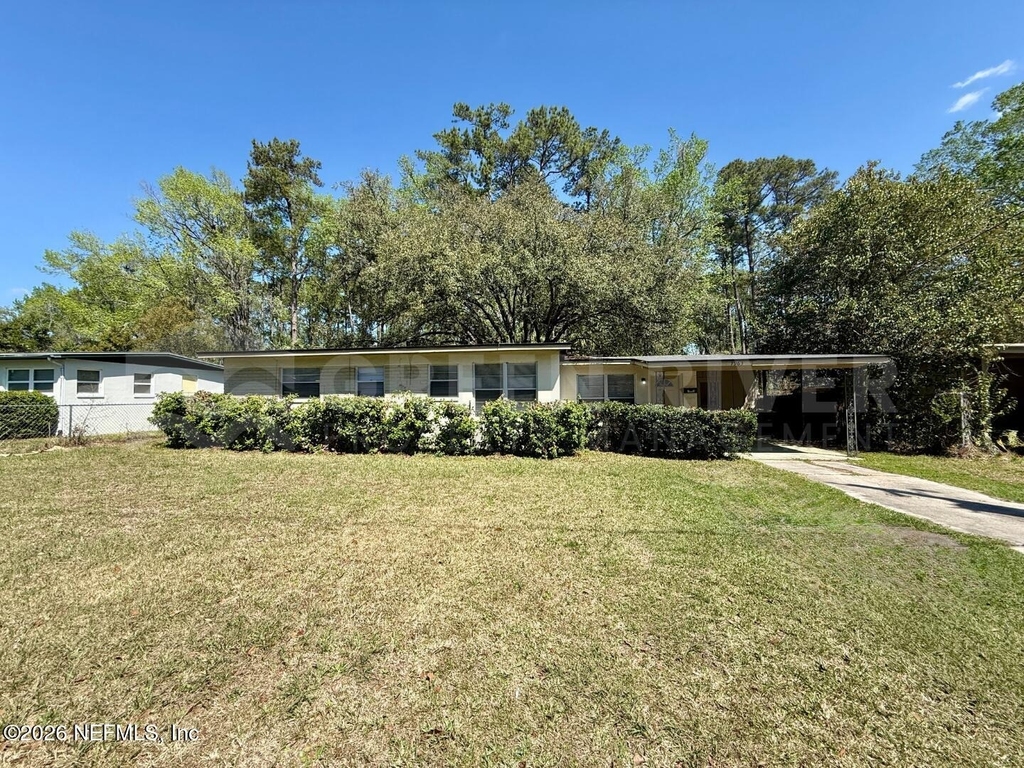 7963 Le Mans Drive - Photo 2
