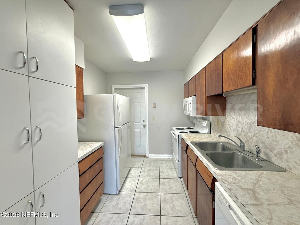 7963 Le Mans Drive - Photo 9