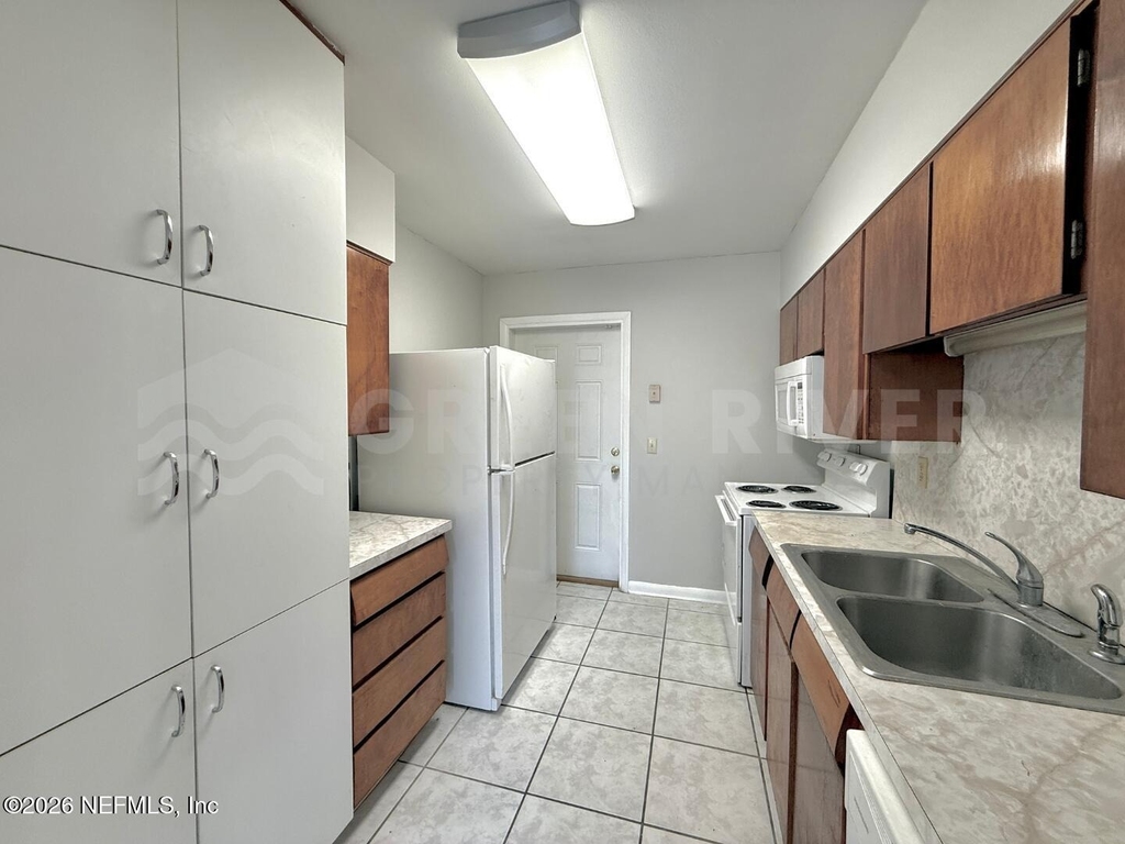 7963 Le Mans Drive - Photo 8