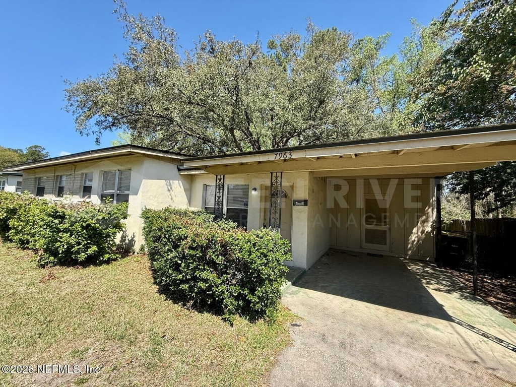 7963 Le Mans Drive - Photo 3