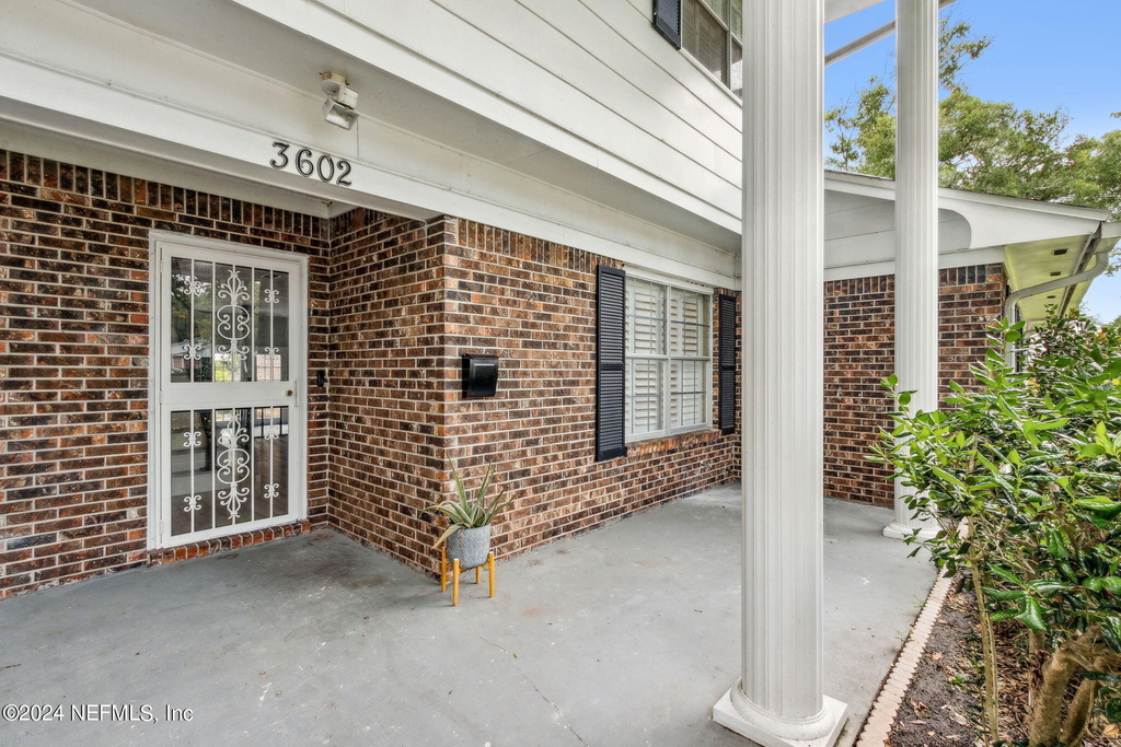 9252 San Jose Boulevard - Photo 2