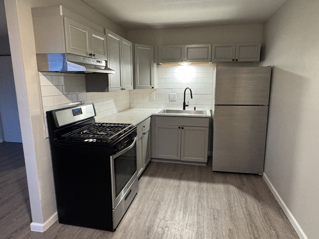 3240 Heatherton Drive - Photo 3