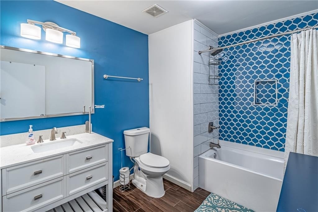 2456 Harwood Drive - Photo 2