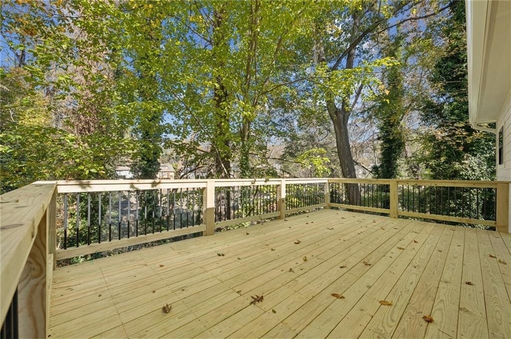 1917 Thompson Avenue - Photo 2