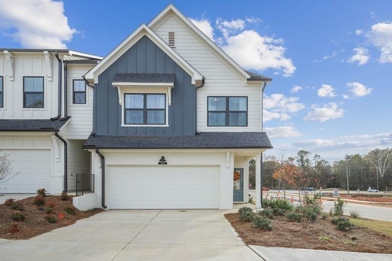 111 Lipscomb Circle Se - Photo 0