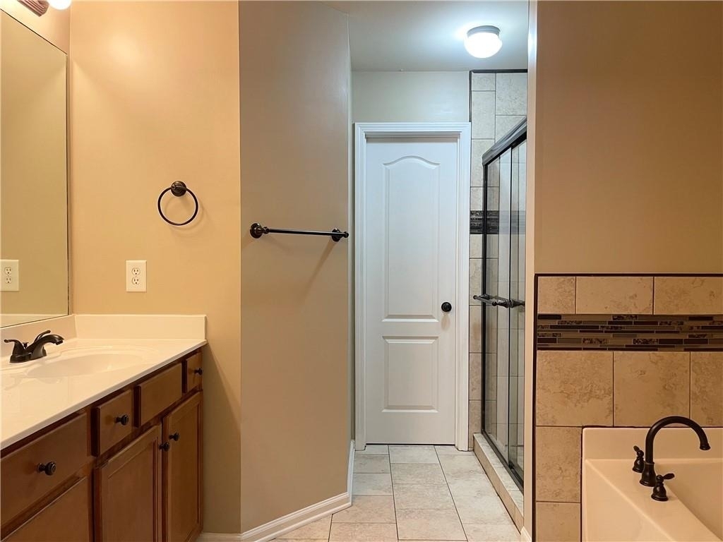 981 Brownstone Lane - Photo 43