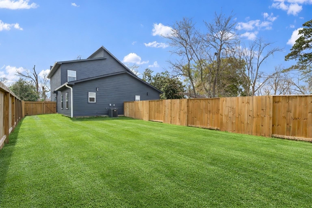 8001 Talton Street - Photo 7