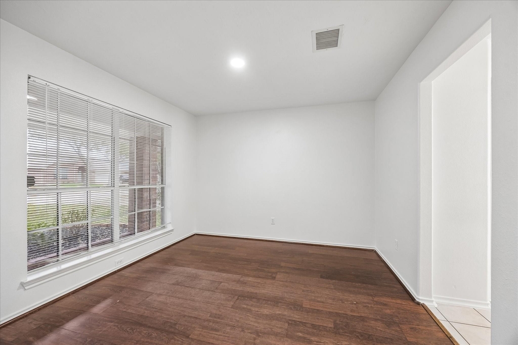 5606 Cozy Terrace Lane - Photo 4